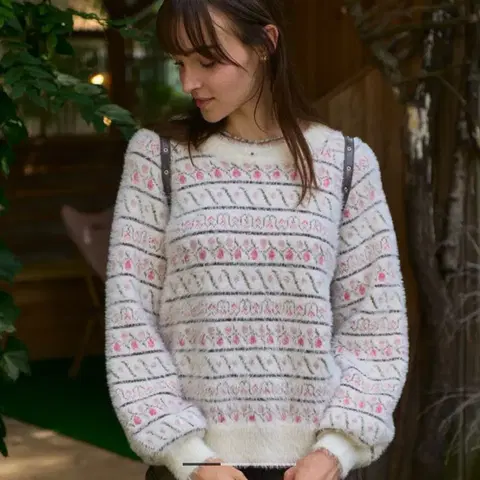 비터셀즈 앙고라 가든 플라워 니트 24년