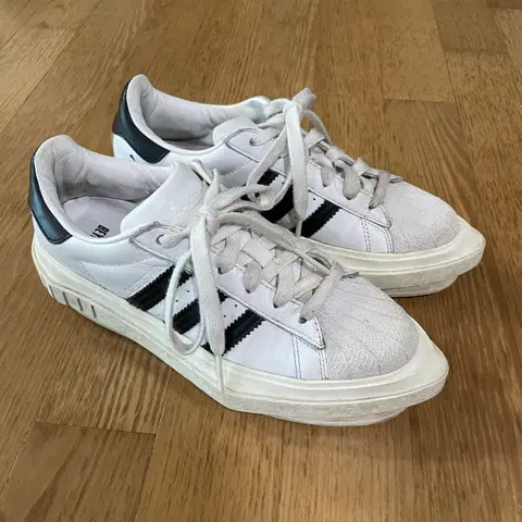 아디다스 x 비욘세 슈퍼스타 플랫폼 235-240