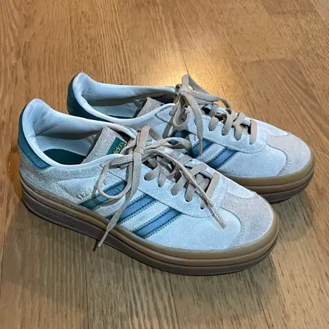 아디다스 가젤 볼드 스니커즈 230