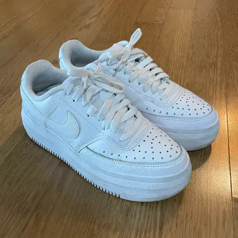 나이키 코트 비전 알타 스니커즈 240