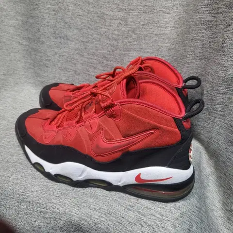 나이키 에어맥스 업템포 '96 레드 블랙