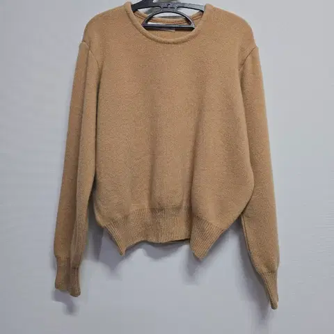 moondal 베이지색 캐시미어 니트 스웨터