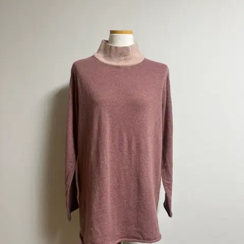 [새상품] 캐시미어 반목 니트