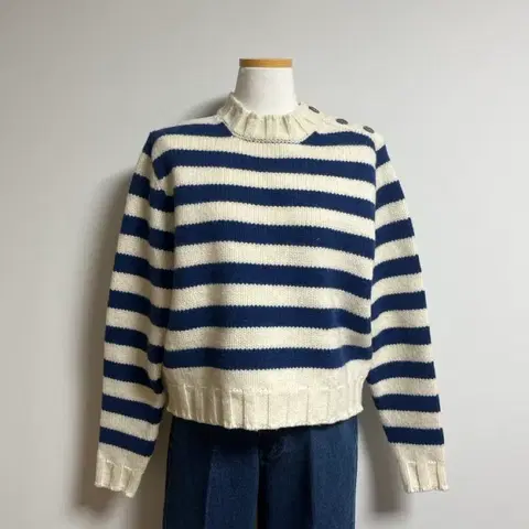 [새상품] 리에뜨 블루 스트라이프 단추 니트