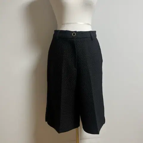 [새상품] 고퀄 트위드 하프 버뮤다 바지 M