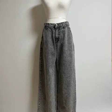 [새상품] 스톤 워싱 와이드 데님 팬츠 S