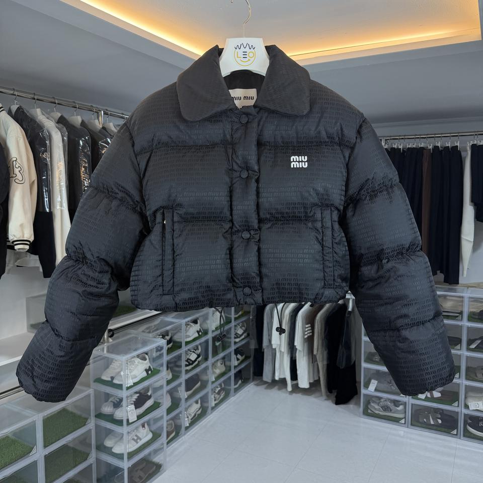 [리오브] 미우미우 나일론 크롭 다운 자켓 패딩