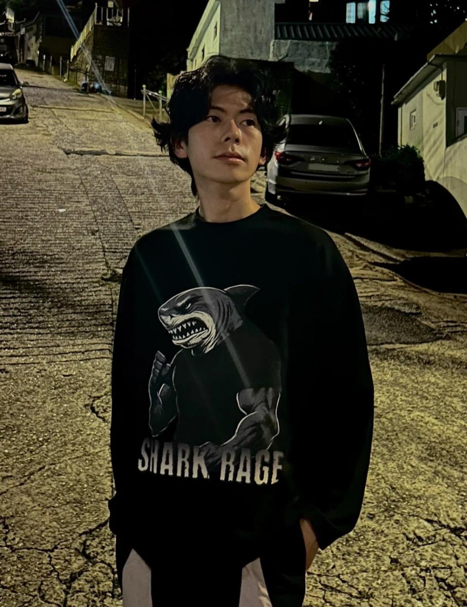 SHARK RAGE 검정 긴팔 티셔츠 드랍숄더(M)