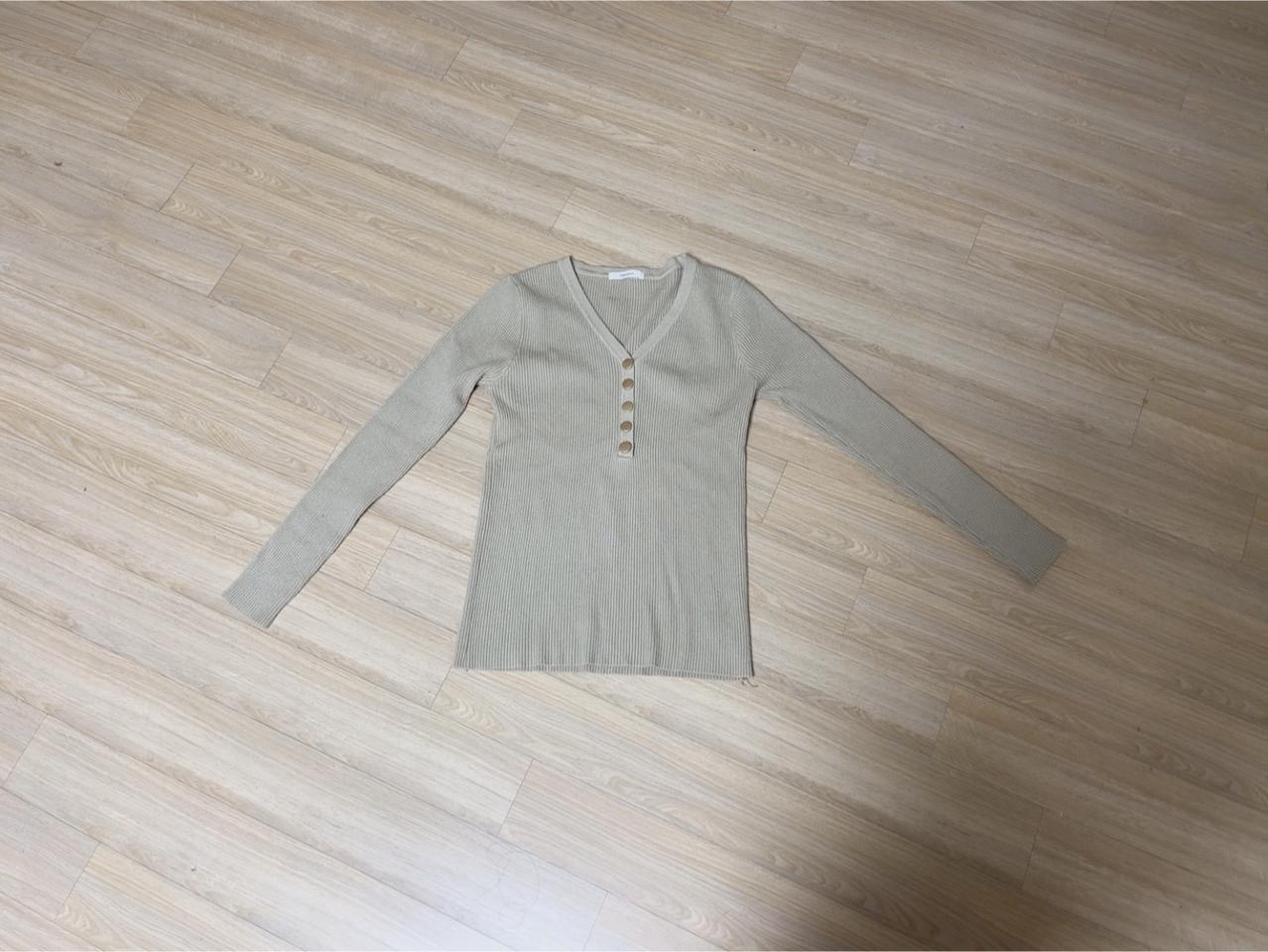 엔비플러스 골지 V넥 니트