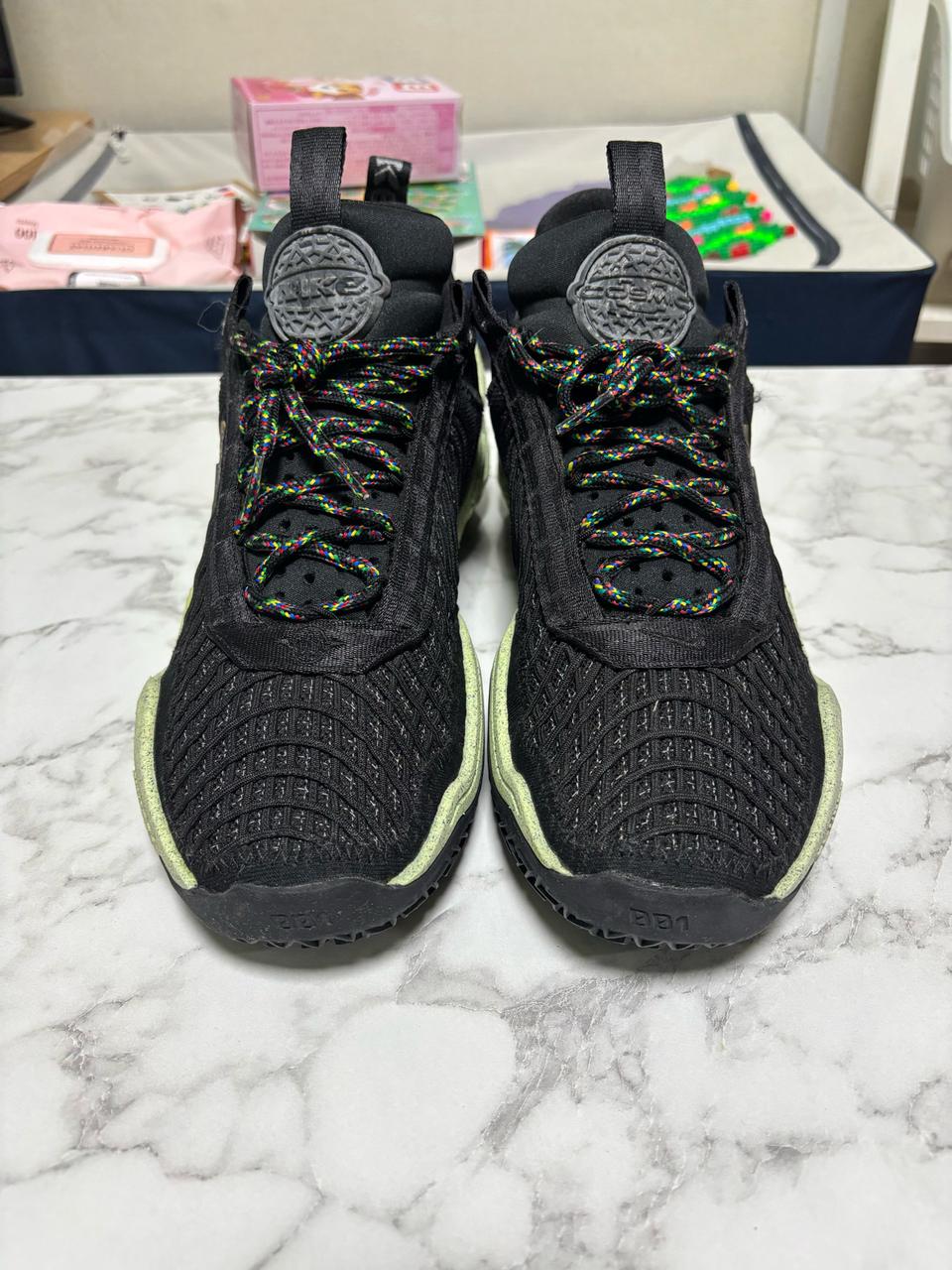 나이키 블랙 그린 글로우 270