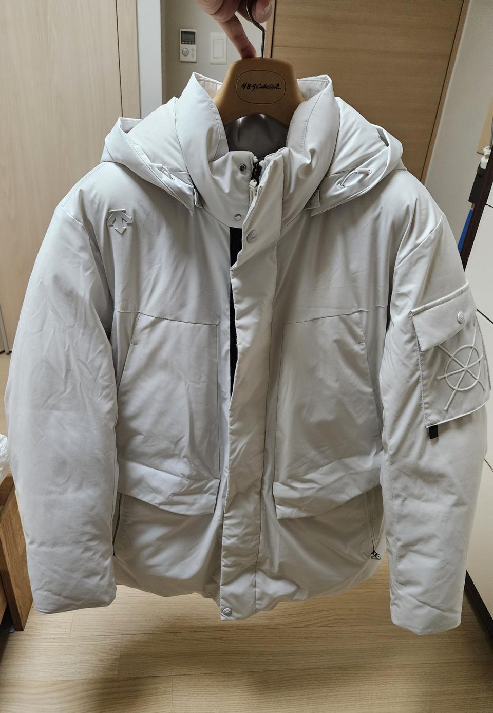 데상트 듀얼리스 패딩팔아요 (95)거의새것