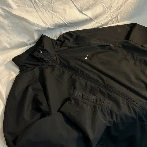 나이키 올드스쿨 스우시 히든후드 바람막이 자켓