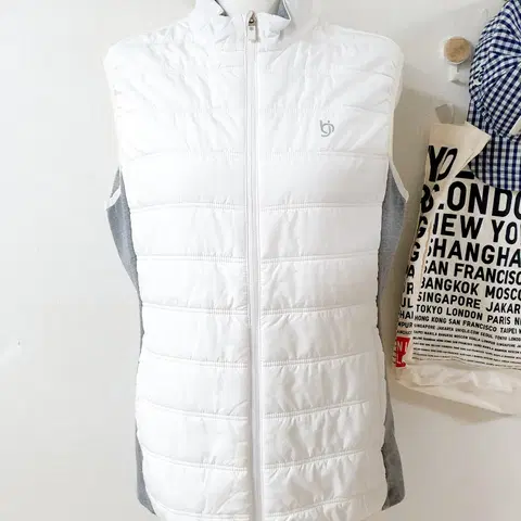 벤제프 라운딩웨어 경량패딩조끼 여성빅사이즈 100 화이트