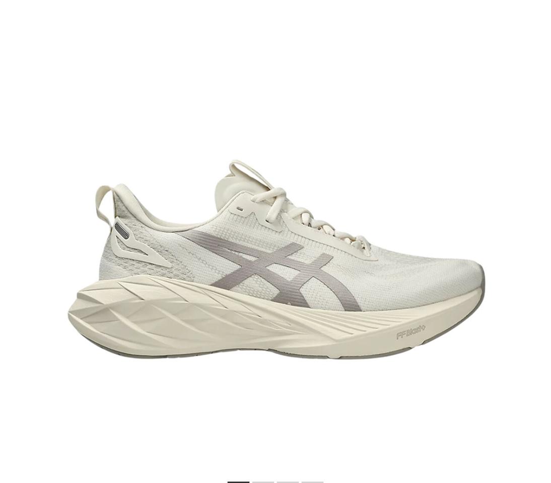 아식스 노바블라스트4 버치 문락 280사이즈