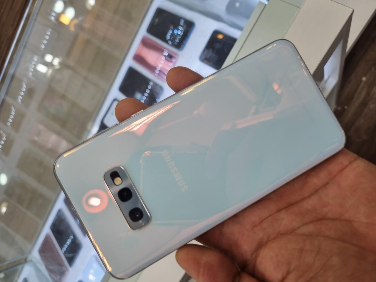 2갤럭시S10E삼성A급!!AS90일보장[김포]풍무역]중고폰]