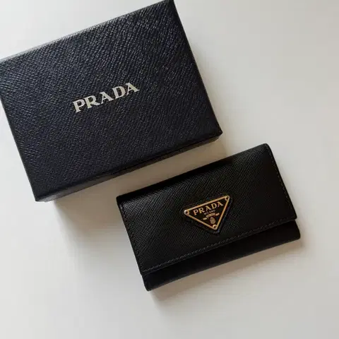 프라다 사피아노 블랙 키지갑