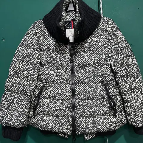 몽클레어 오버핏 숏 여성패딩