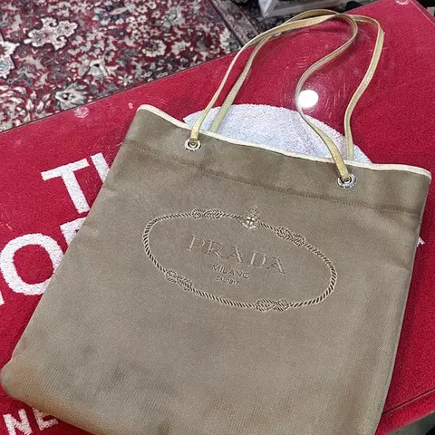 프라다 캔버스 숄더백 브라운