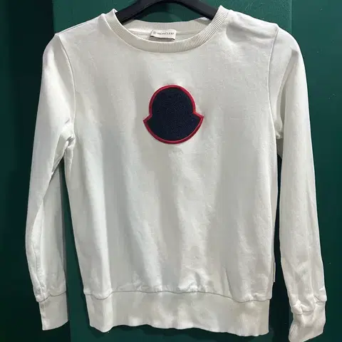 몽클레어 주니어 맨투맨