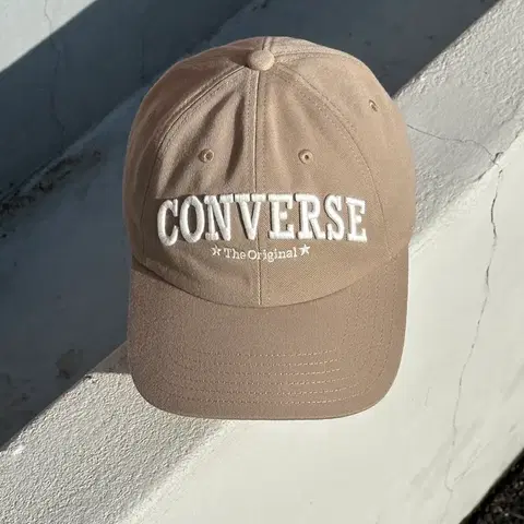 [F] 컨버스 로고 베이지 볼캡 모자