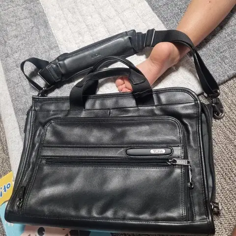 TUMI 투미 블랙 가죽서류 가방