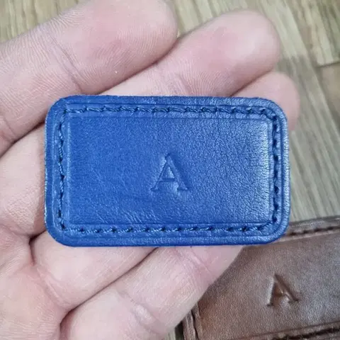 투미 이니셜 패치 한정판(A각인된것)