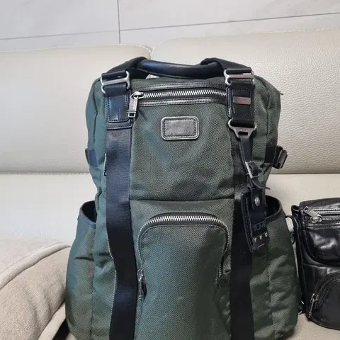 투미 카키 르준 백팩 22380SPH