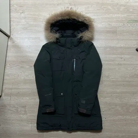 트렉스타 고어텍스 여성 덕다운 라쿤퍼 후드 패딩 점퍼 [블랙] S/90