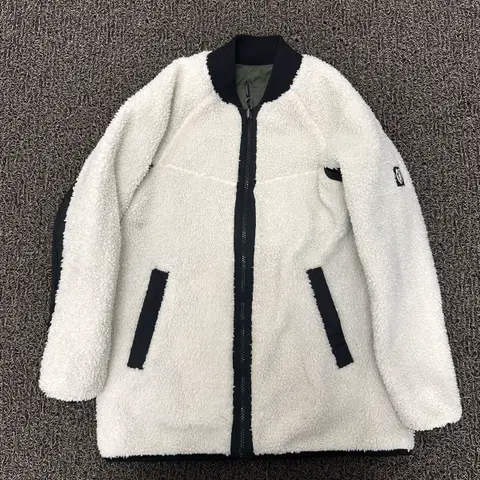 [145] 블랙야크 키즈 뽀글이 양면 누빔 자켓 145사이즈 카키아이보리