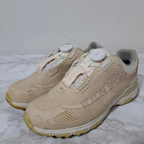 코오롱스포츠 여성 다이얼 트레킹화 240 (신1053)