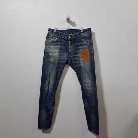 DSQuared2 디스퀘어드2 가죽패치 남성 청바지 48 (c사76)