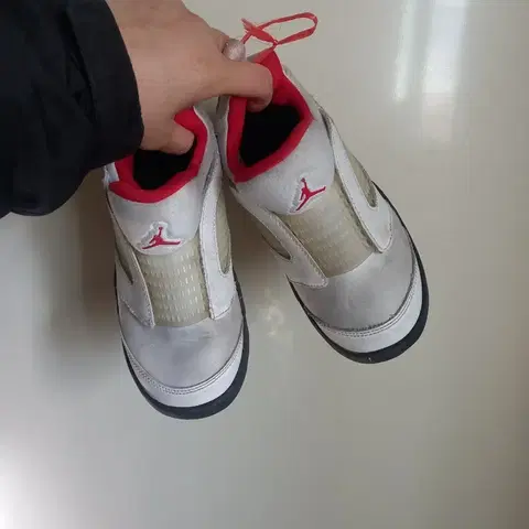 조던 슬립온 운동화 화이트/레드