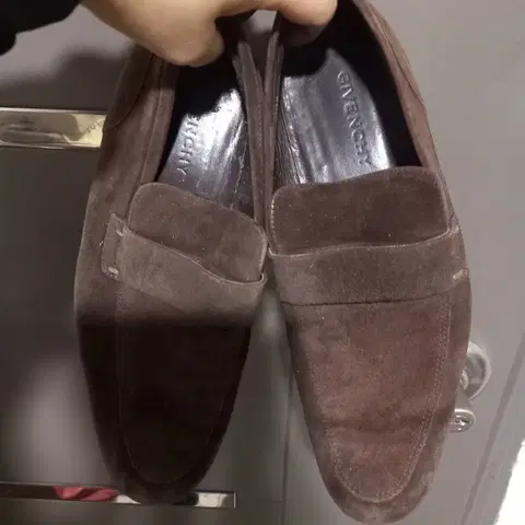 지방시 브라운 스웨이드 로퍼 구두245