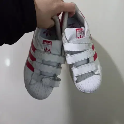아디다스 슈퍼스타 찍찍이 운동화 화이트/레드 200