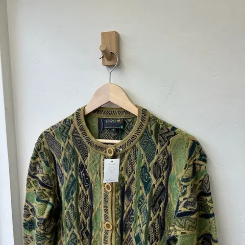 15672 - 쿠지 3D 케이블 니트 가디건