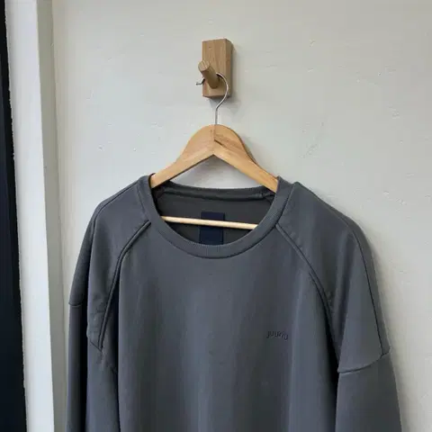 15558 - 20F/W 준지 로고 자수 맨투맨