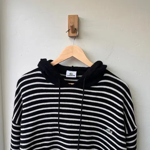 15729 - 라코스테 스트라이프 후드 니트