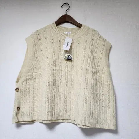 키스해링 케이블 니트 조끼 아이보리 XL
