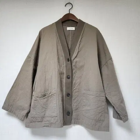 코코제인 브이넥 버튼 가디건 자켓 Free