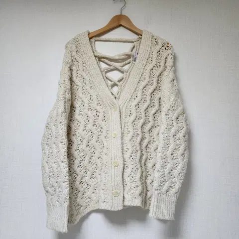 자라 아이보리 꽈배기 니트 가디건 S-M