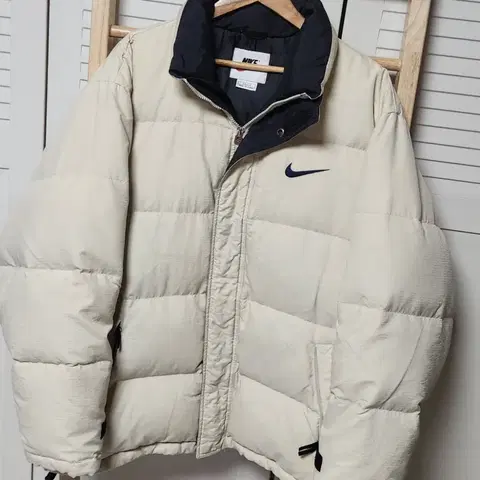 나이키 연베이지 립스타 푸퍼 패딩 자켓