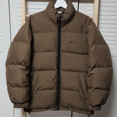 나이키 뉴챔프 브라운 푸퍼 패딩 자켓