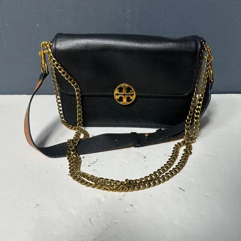 토리버치 로고 블랙 가죽 체인 크로스백 가방