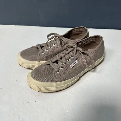 260 수페르가 2750 머쉬룸 베이지 스니커즈