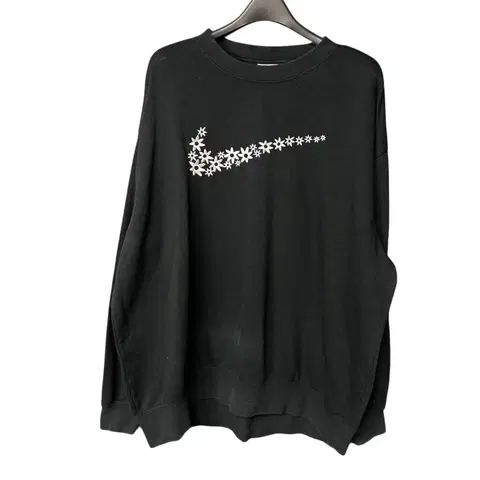 L 나이키 여성 데이지 블랙 크루 맨투맨 티셔츠