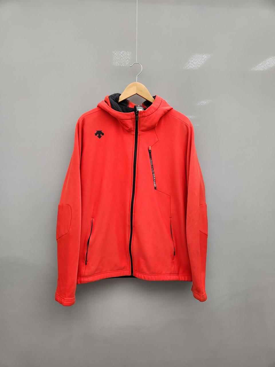 데상트 로고 트랙탑 져지