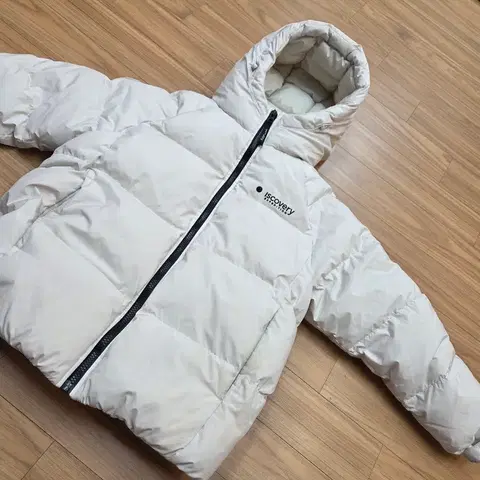 디스커버리 익스페디션 패딩 150 사이즈입니다- 겉감, 안감 모두 폴리