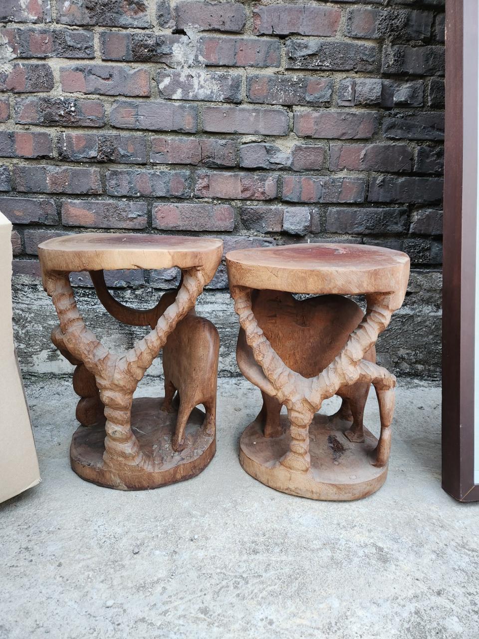 코끼리 조각 나무의자