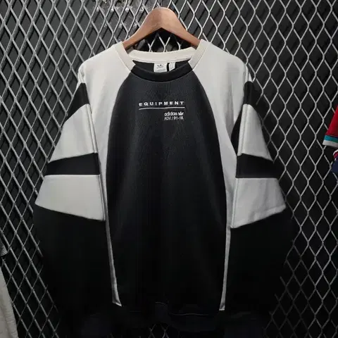 아디다스 이퀍먼트 트레이닝탑 맨투맨 S