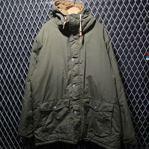 리바이스 thermore 200g 패딩 L